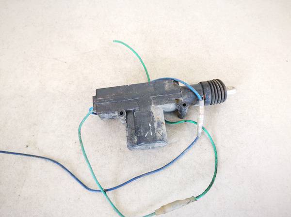 Opel Astra 2000 Centrinio duru uzrakto varikliukas