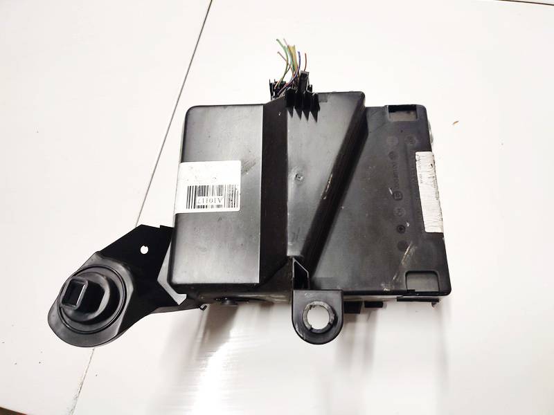 00046100 Peugeot 807 2003 Fuse box