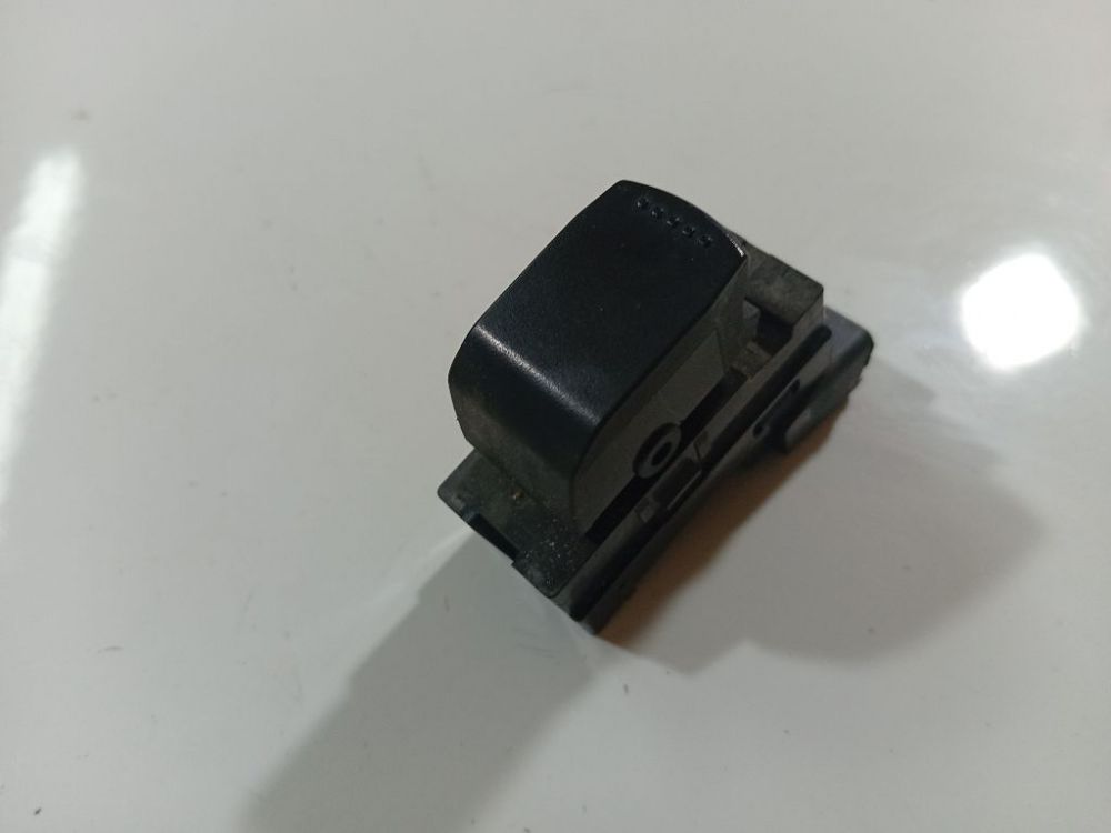 62J002215T Suzuki Swift 2007 Power window control (Window Regulator-Window Switch)