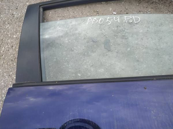 Mazda 5 2006 Garniture Avant Fenêtre Côté Droite - Thumbnail 3