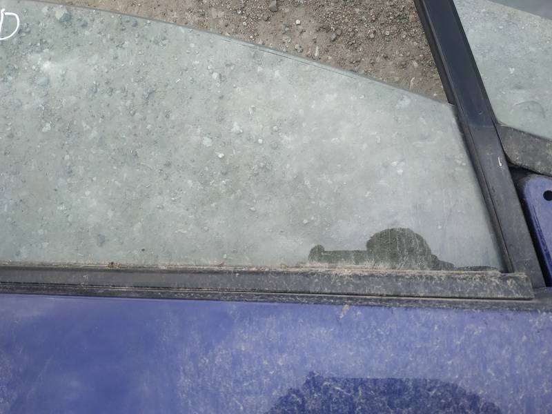 Mazda 5 2006 Garniture Avant Fenêtre Côté Droite - Thumbnail 2