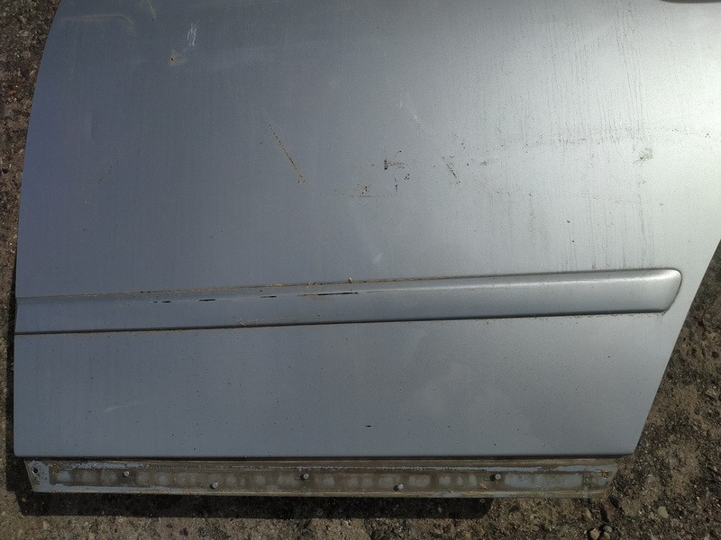 Audi A4 2002 Etuoven lista (muoto) - TAKANA VASEMMALLA