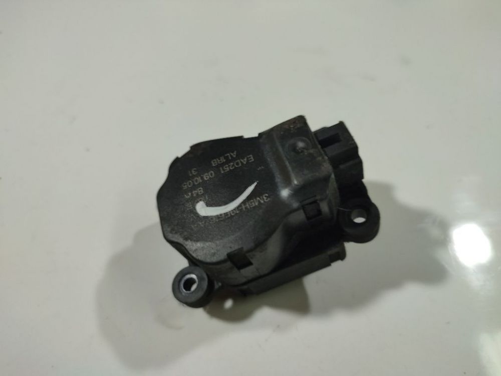 3M5H19E616AA Ford C-MAX 2005 Heater Vent Flap Control Actuator Motor