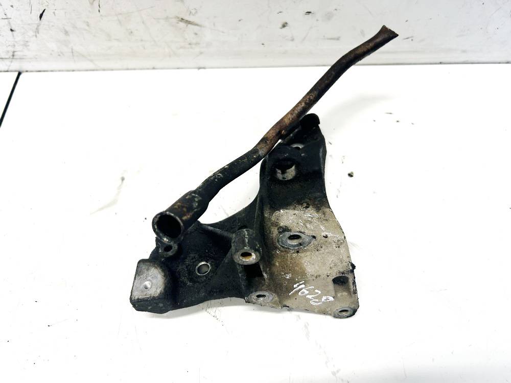 Citroen C3 2004 Engine Mount Bracket and Gearbox Mount Bracket