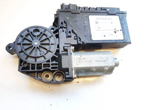 0130821765 Volkswagen Touareg 2003 Silnik podnośnika szyby drzwi - PRZEDNIE PRAWE