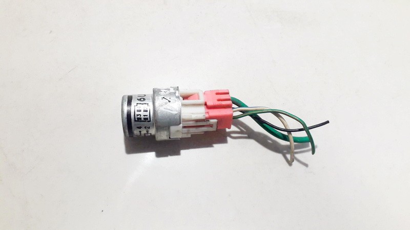 0567005260 Subaru Forester 1999 Relay module