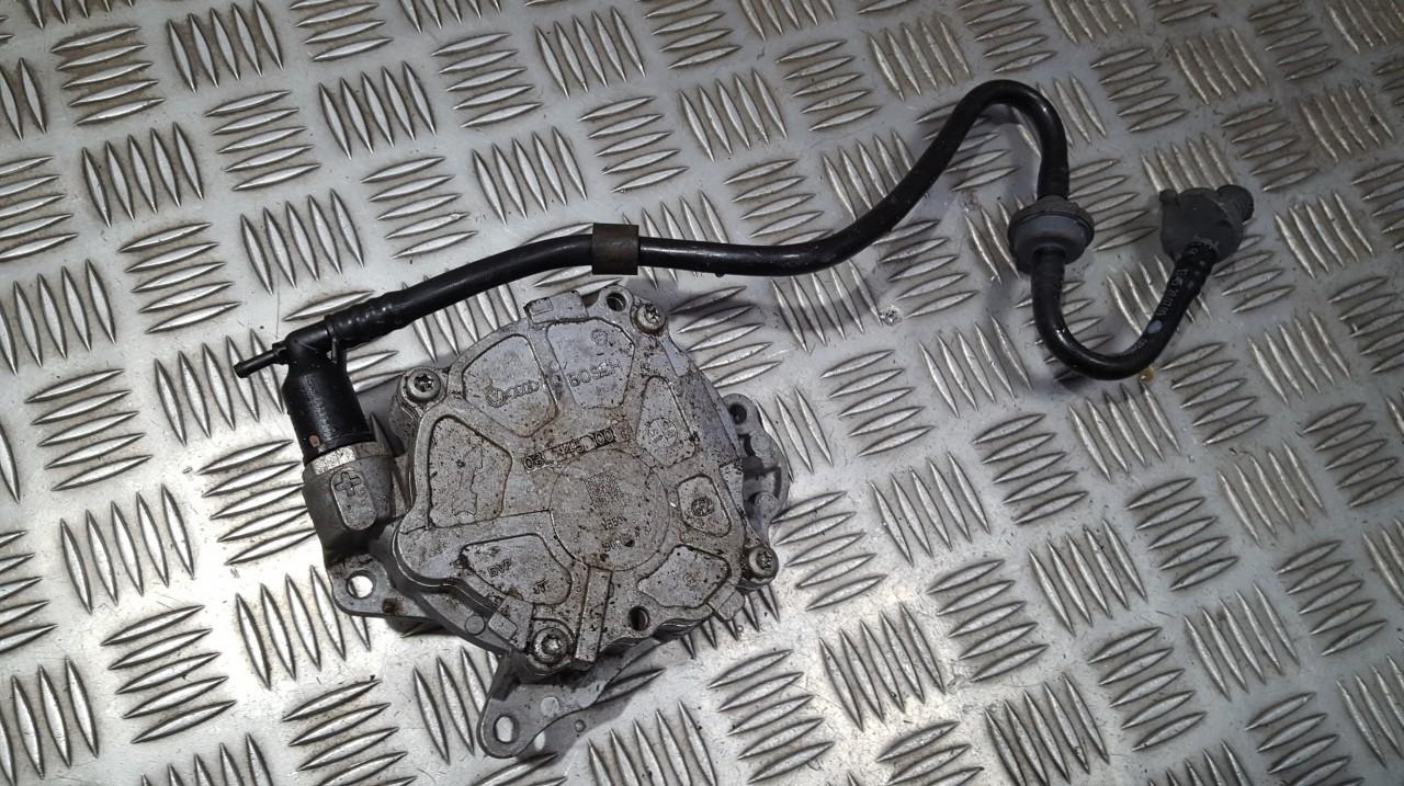 03L145100 Volkswagen Passat 2012 Stabdziu vakuumo siurblys