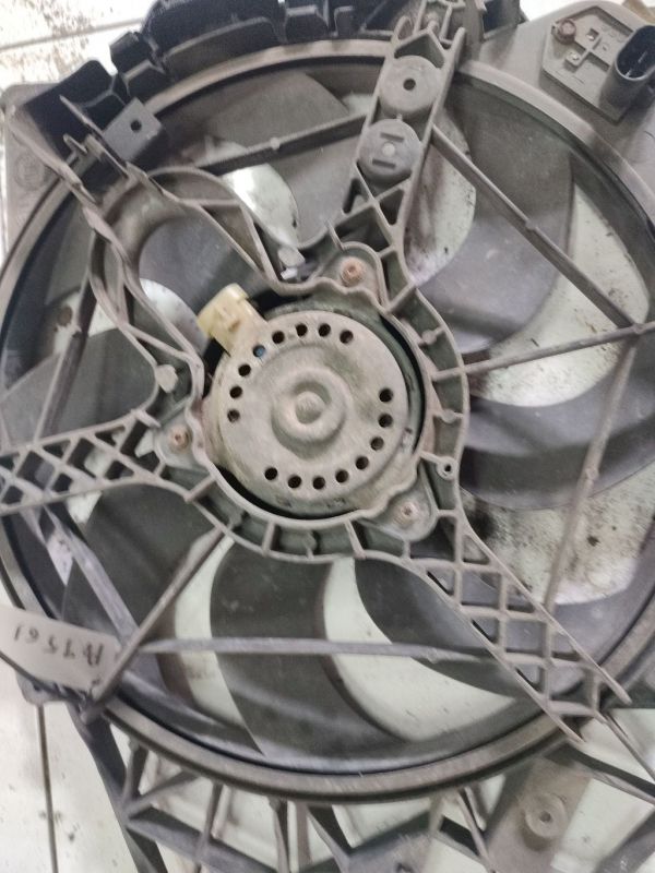 Fiat Doblo 2012 Dyfuzor (wentylator chłodnicy) - Thumbnail 2