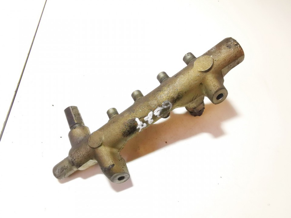 Opel Meriva 2004 Fuel injector rail (injectors)(Fuel distributor)
