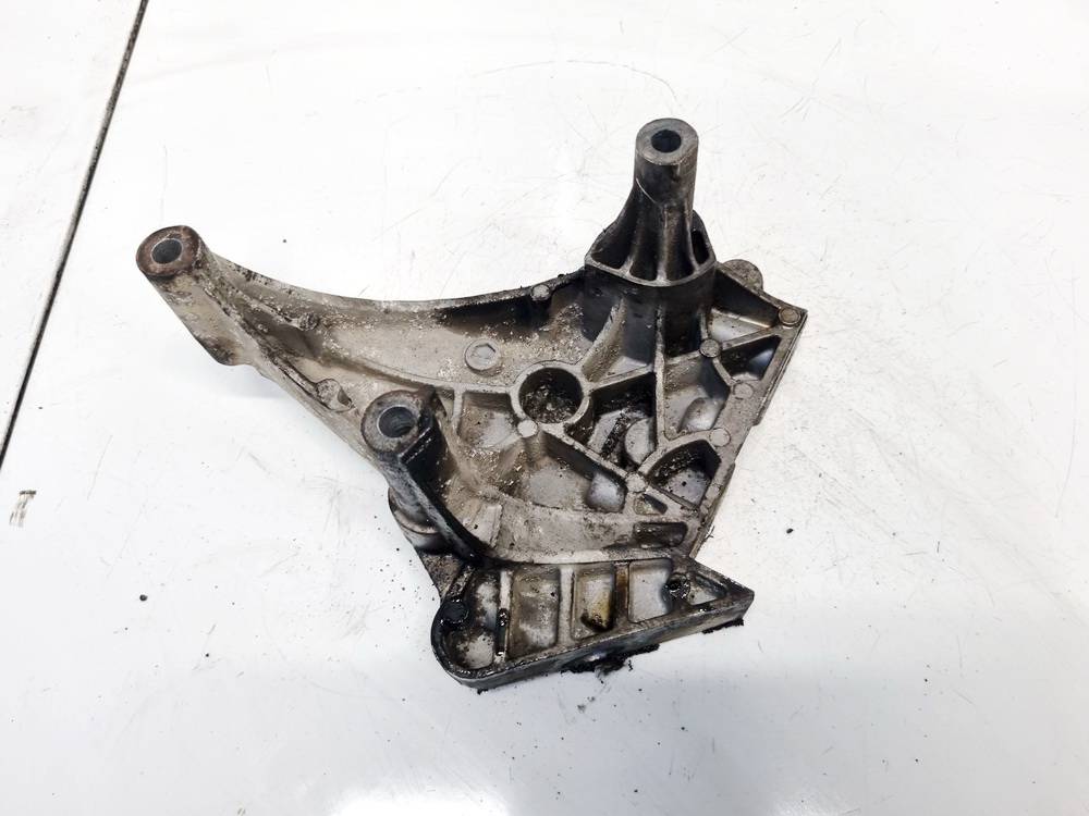 03G199207G Skoda Octavia 2005 Wspornik silnika