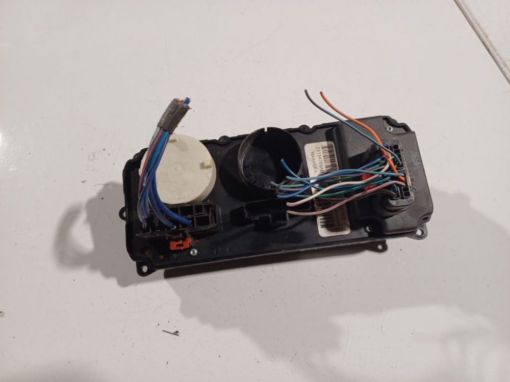 05134768AB Chrysler Voyager 2004 Panel sterowania klimatyzacją (przełączniki ogrzewania)