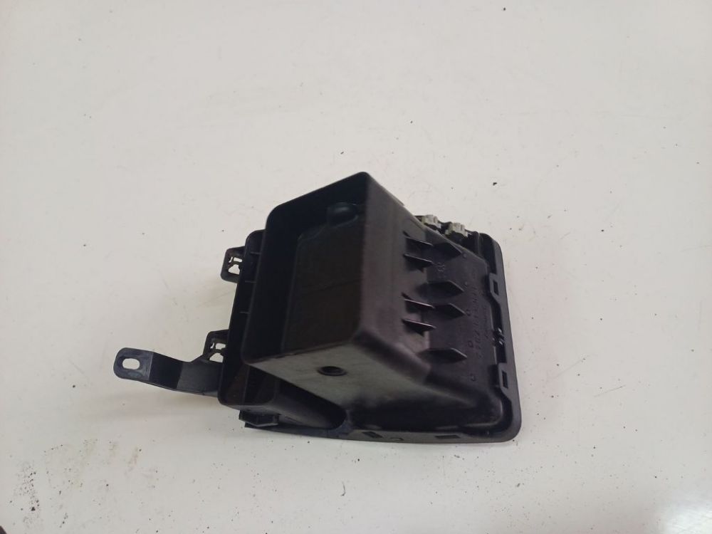 1T0819704A Volkswagen Touran 2004 Dash Vent (Air Vent Grille) - Thumbnail 3