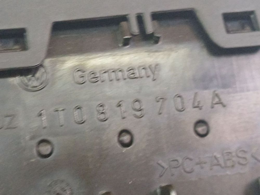 1T0819704A Volkswagen Touran 2004 Dash Vent (Air Vent Grille) - Thumbnail 4