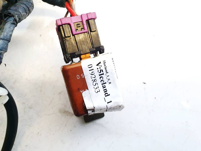 443951254A Audi A6 1994 Relay module