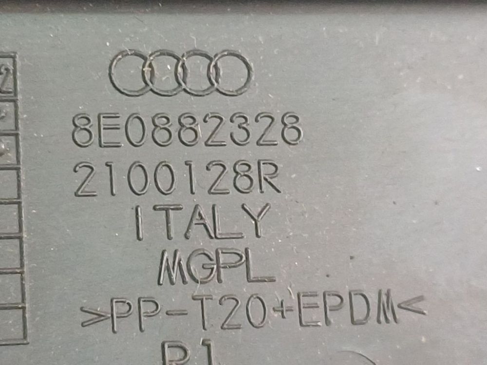 8E0882328 Audi A6 2005 Salona apdare (plastmasas) - Thumbnail 4