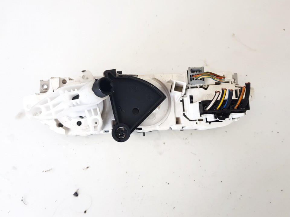 3M5T19980AD Ford Focus 2006 Climate Control Panel (heater control switches) - Thumbnail 3