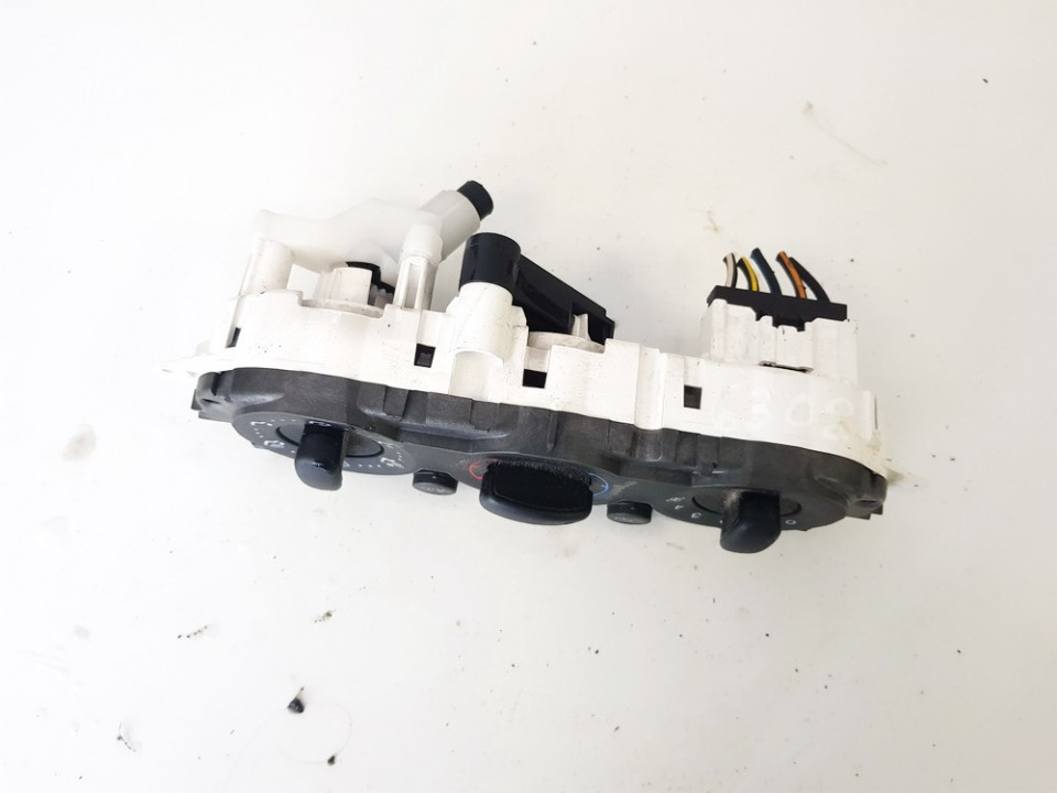 3M5T19980AD Ford Focus 2006 Climate Control Panel (heater control switches) - Thumbnail 2