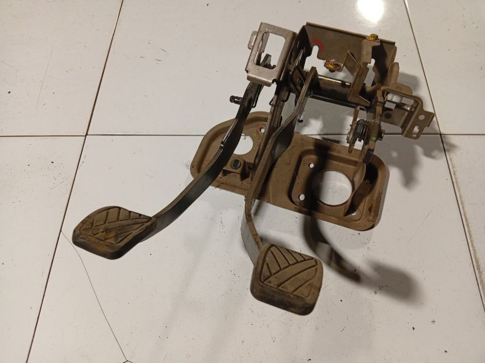 Suzuki Swift 2005 Pedał sprzęgła