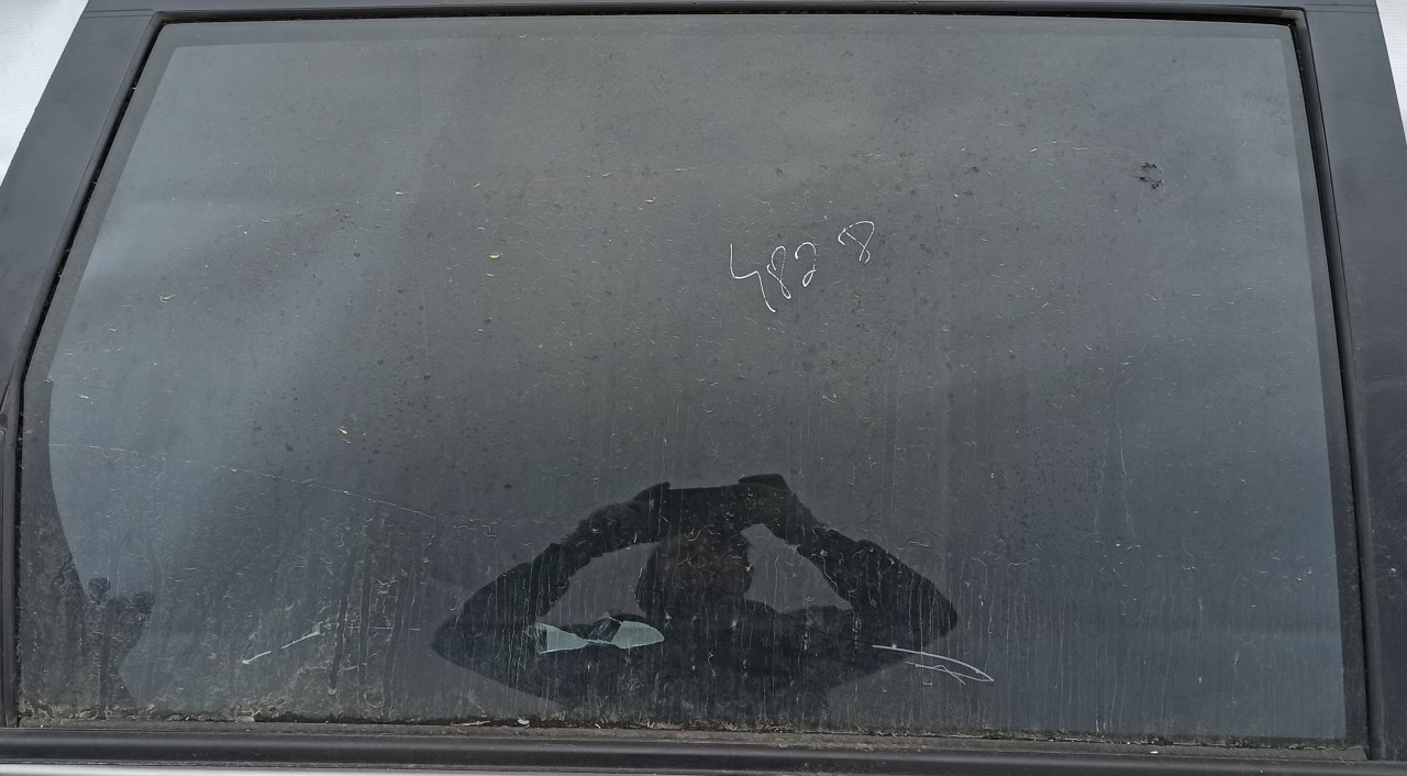 PILKA Toyota Previa 2003 Szyba drzwi - TYLNE PRAWE