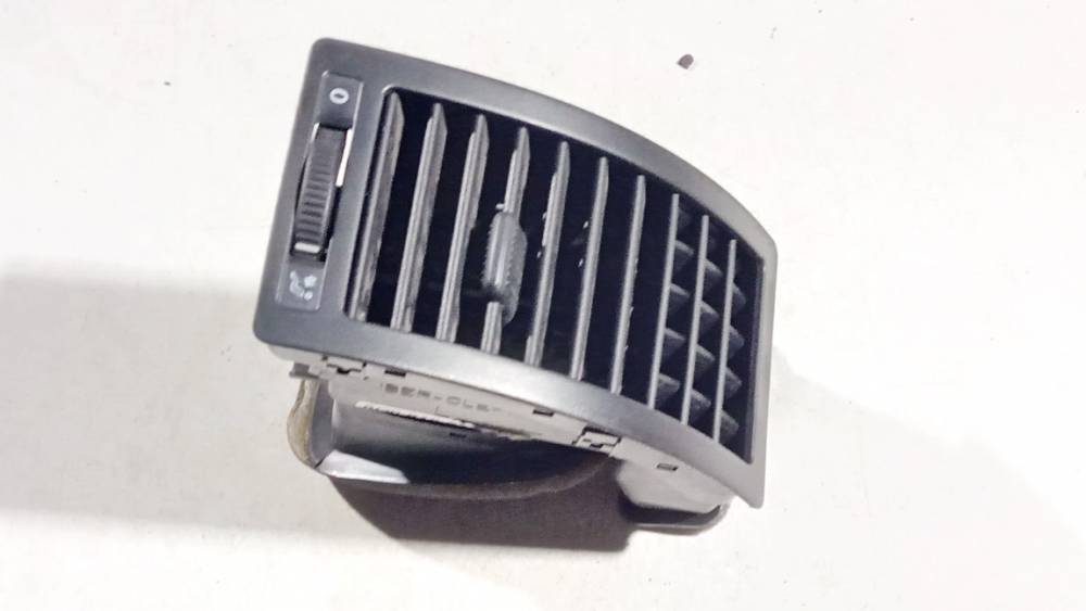 6Q0819703 Volkswagen Polo 2007 Wloty powietrza do kabiny