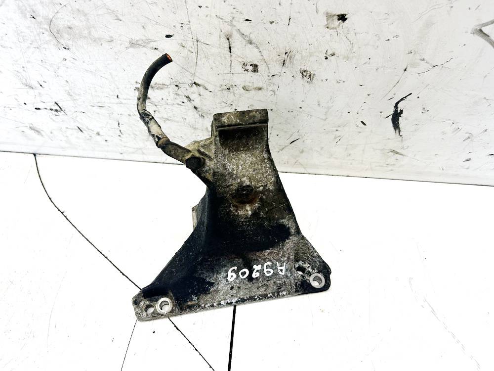 8D0199308L Audi A4 1998 Engine Mount Bracket and Gearbox Mount Bracket - Thumbnail 3