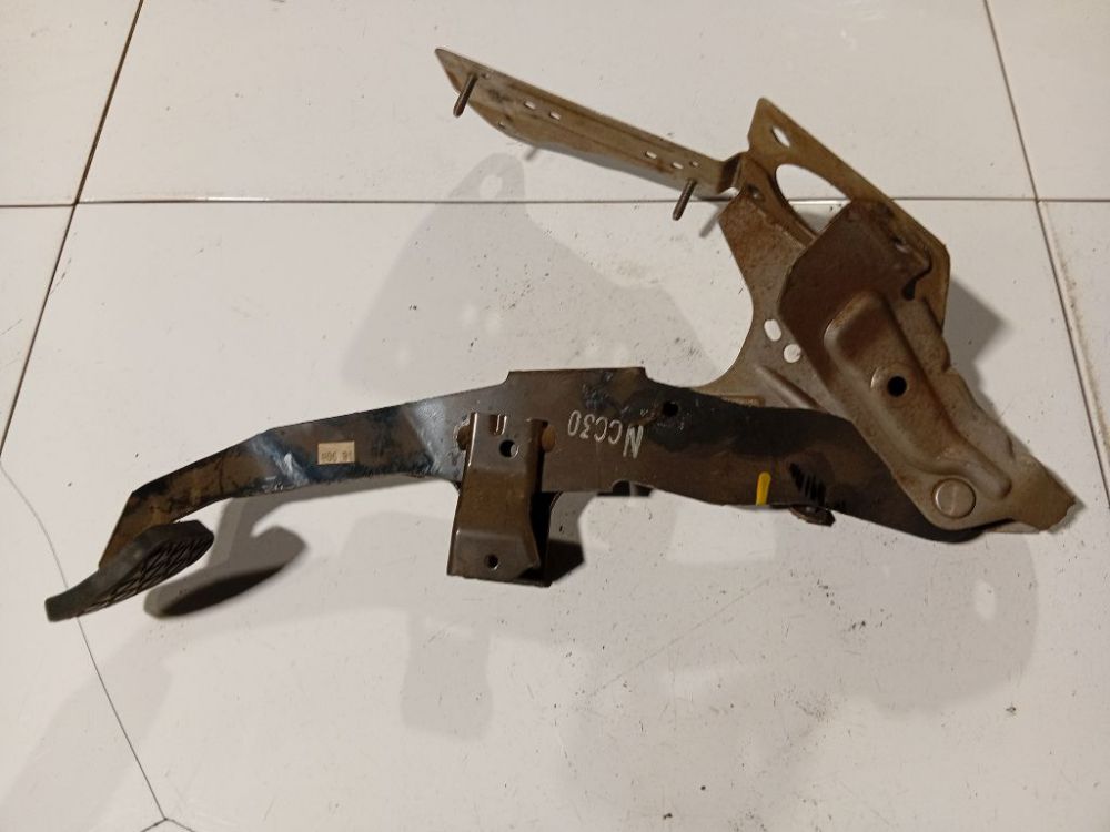 Mazda 5 2007 pedal de frein - Thumbnail 3