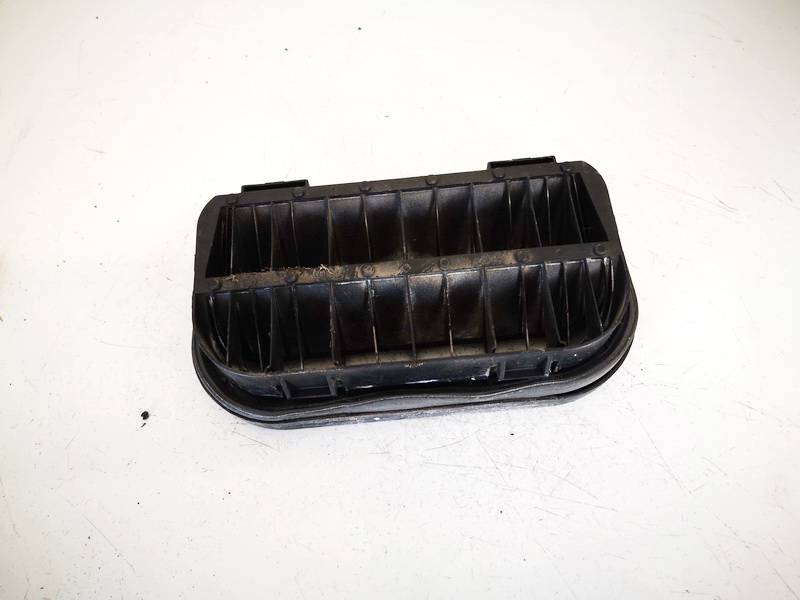 4A0819181 Volkswagen Passat 2000 Air Intake Panel