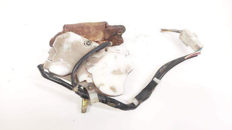 Toyota Avensis Verso 2002 Замок багажника