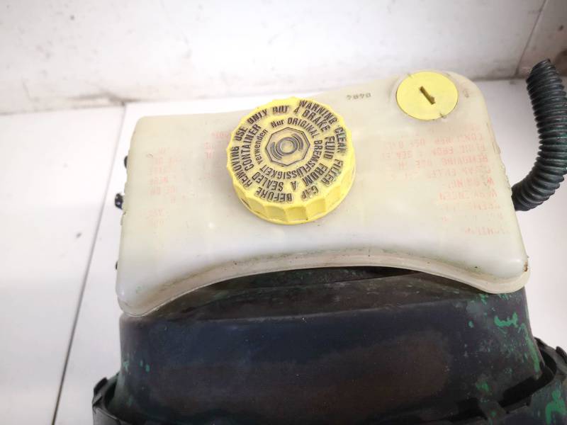 320670094 Audi A4 2004 Brake Master Cylinder Reservoir