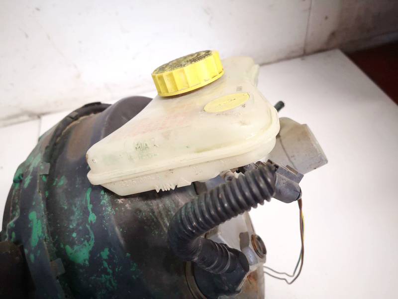 320670094 Audi A4 2004 Brake Master Cylinder Reservoir - Thumbnail 2