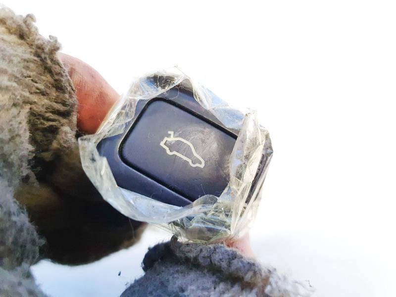 SAAB 9-3 2002 Przycisk otwierania bagażnika