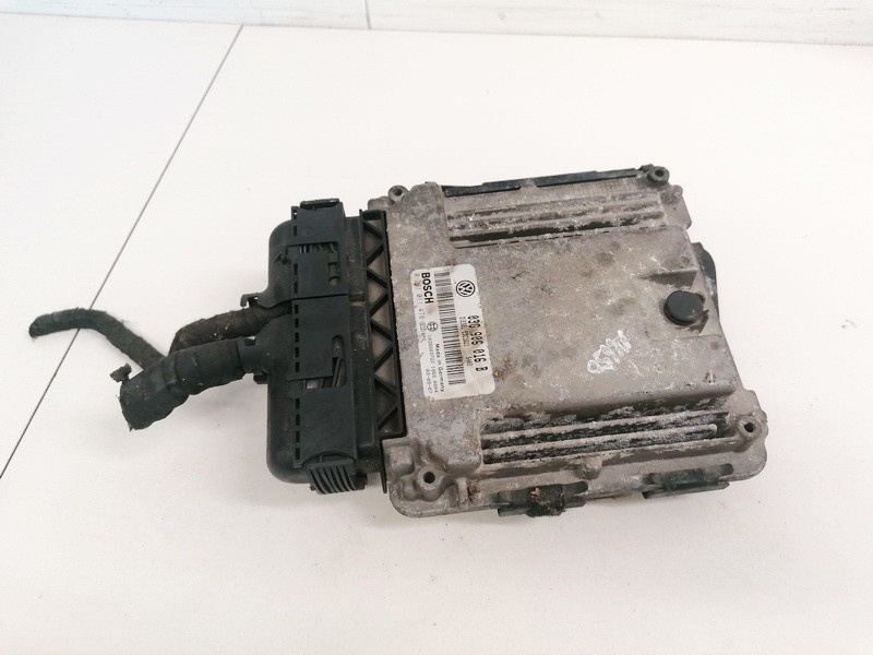 03G906016B Volkswagen Golf 2004 ECU Engine Computer (Engine Control Unit)