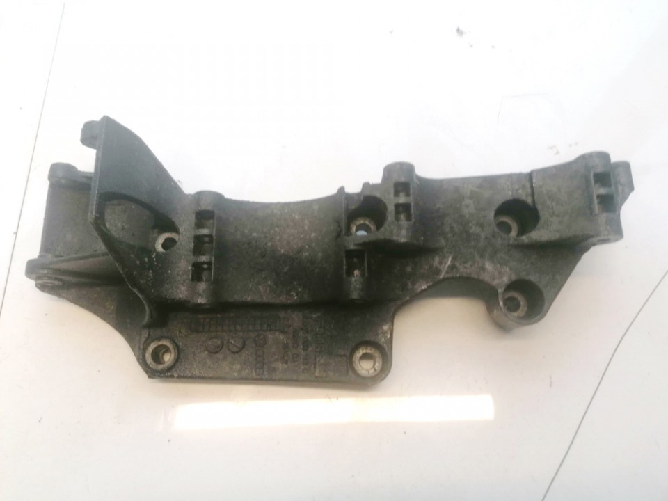 R045903143C Volkswagen Transporter 2005 Engine Mount Bracket and Gearbox Mount Bracket