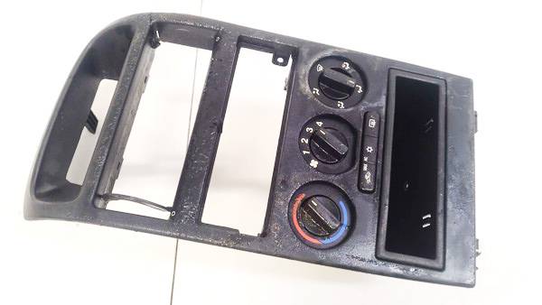 Opel Astra 2002 Panel sterowania klimatyzacją (przełączniki ogrzewania)