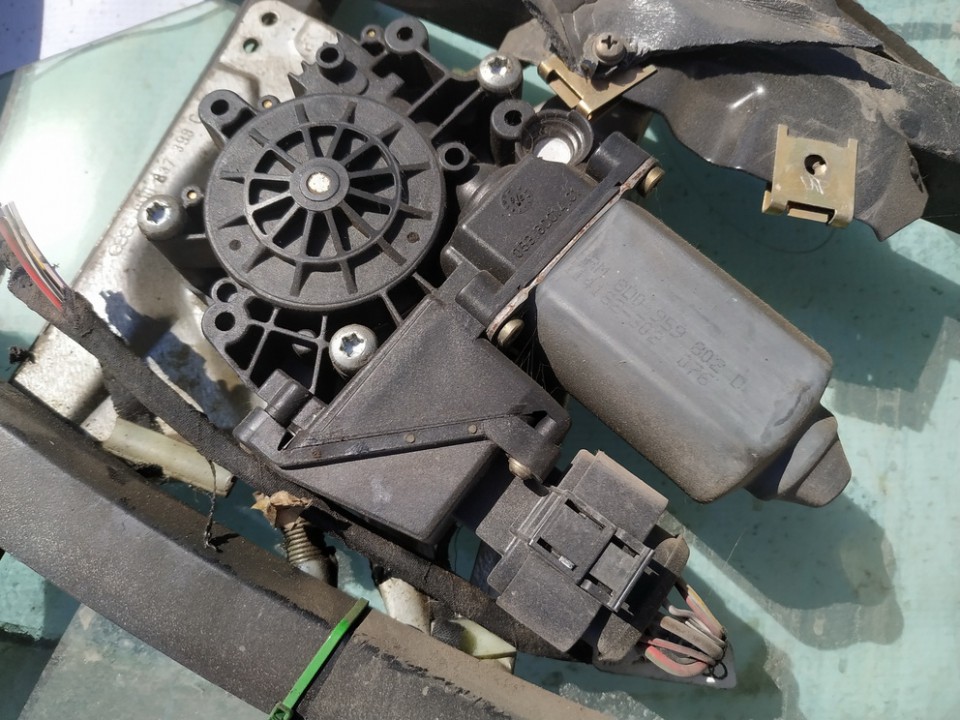 8D0959802D Audi A4 1996 Window Motor - FRONT RIGHT - Thumbnail 3