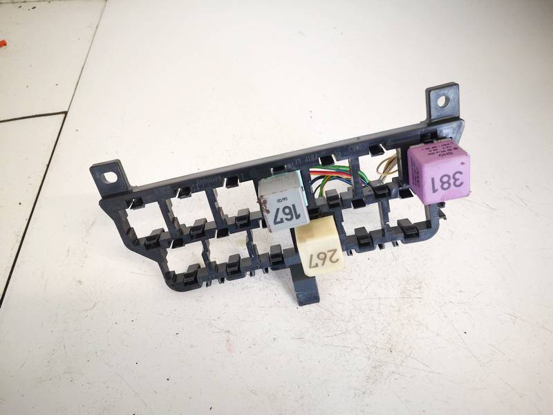 8D0937503E Volkswagen Passat 2000 Connector