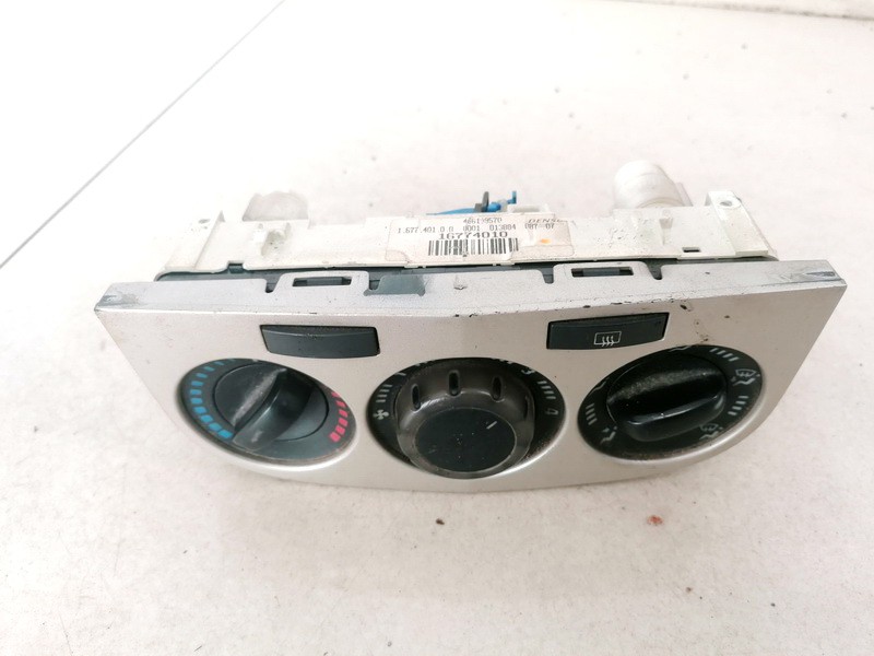 466119570 Opel Corsa 2007 Climate Control Panel (heater control switches)