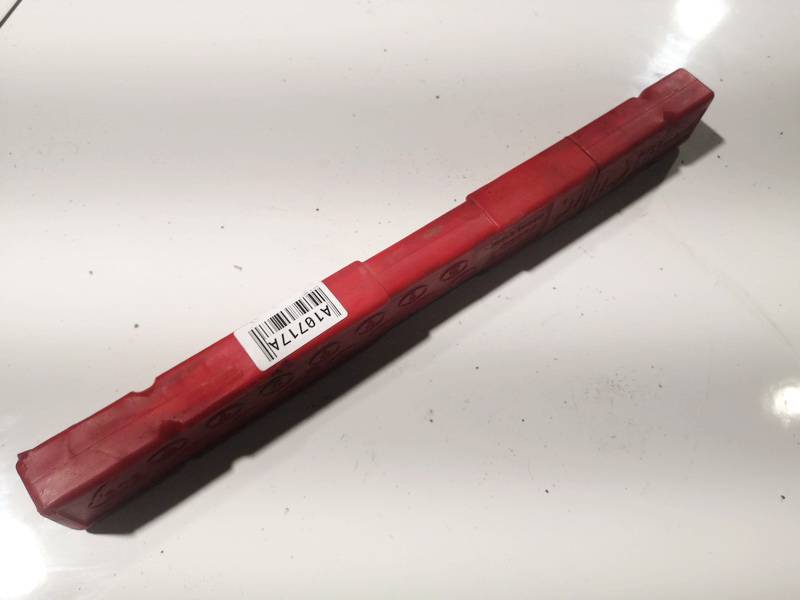 E1327R030017 Audi A3 2003 Warning Triangle Integrated into Trunk