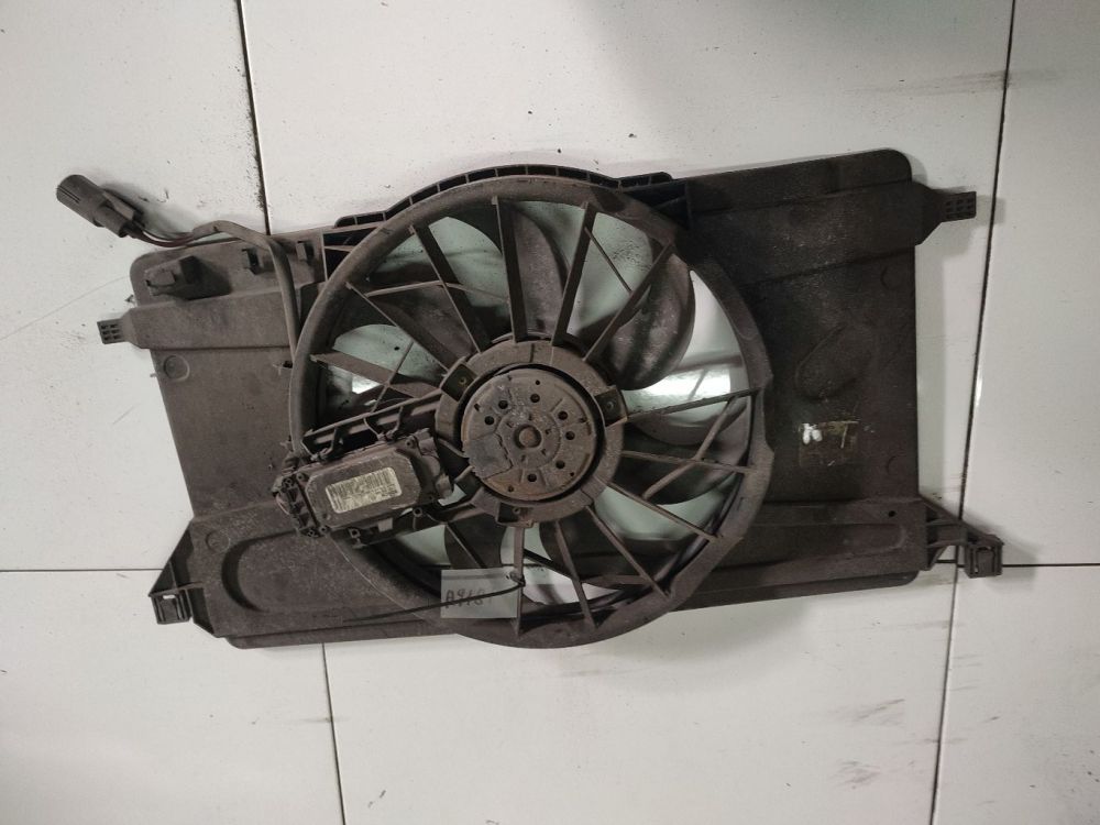 1137328558 Volvo V50 2004 Diffuser, Radiator Fan