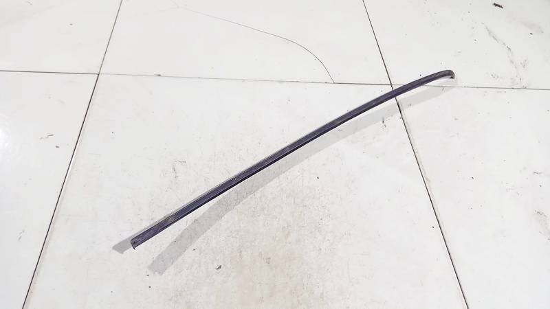 3C0854328A Volkswagen Passat 2006 Oven lasin tiivistelista  - TAKANA VASEMMALLA - Thumbnail 2