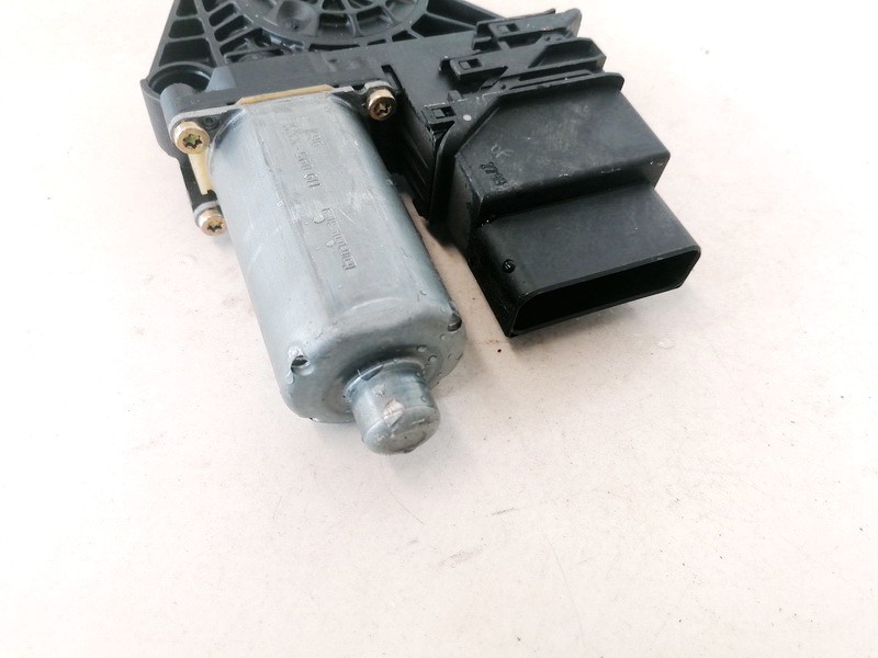 0130821697 Volkswagen Passat 1999 Window Motor - REAR LEFT - Thumbnail 3