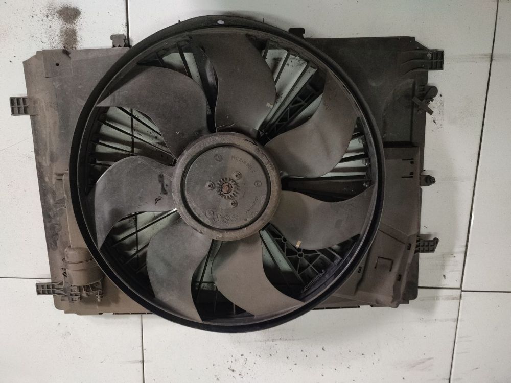 3138676944 Mercedes-Benz C-CLASS 2013 Diffuser, Radiator Fan