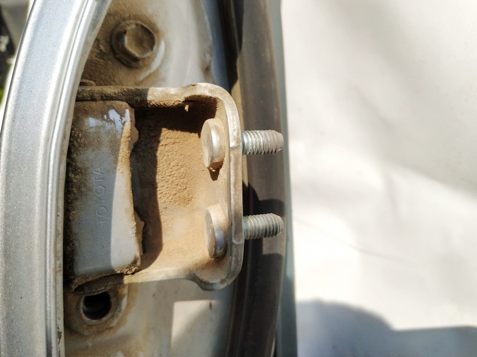 Toyota Yaris 2002 Zawias tylnych drzwi - TYLNE