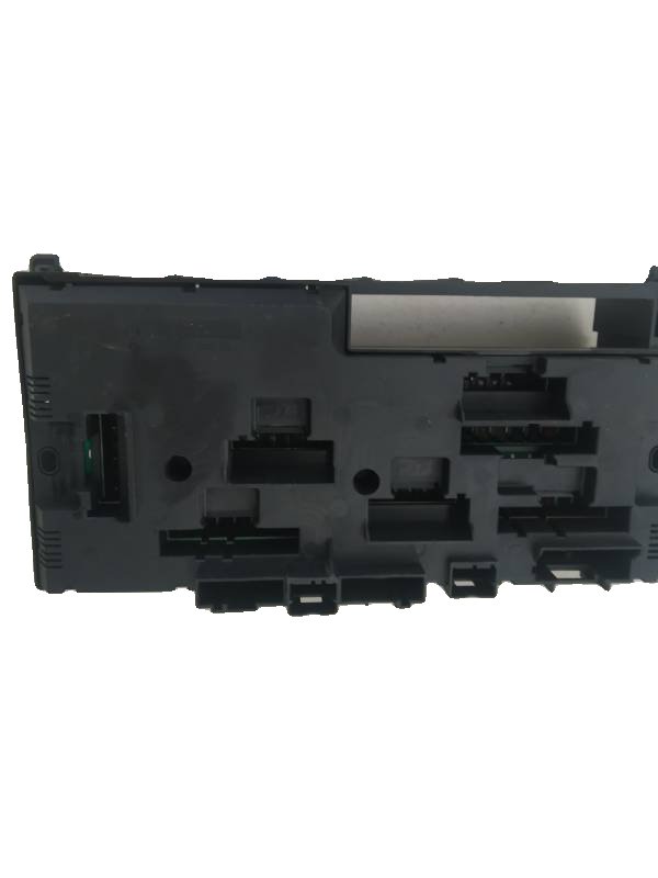 217033442E BMW 5-Series 2013 Fuse box - Thumbnail 3