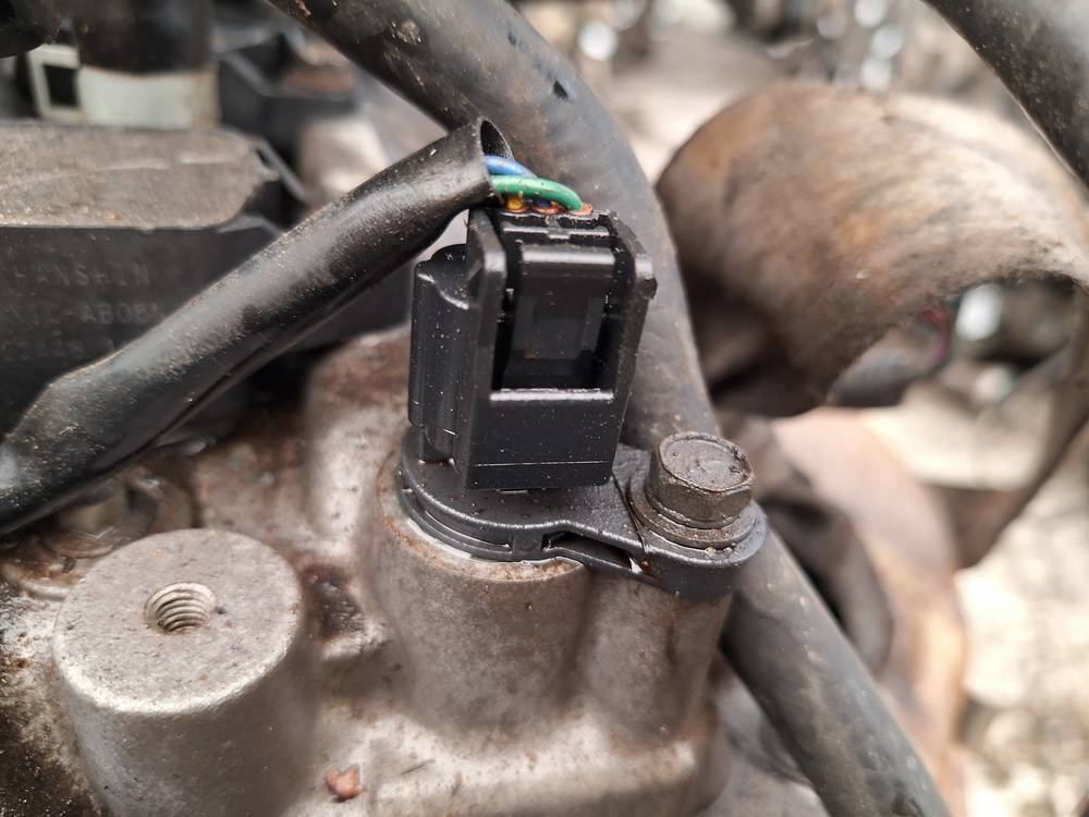 Nissan Juke 2013 Camshaft position sensor