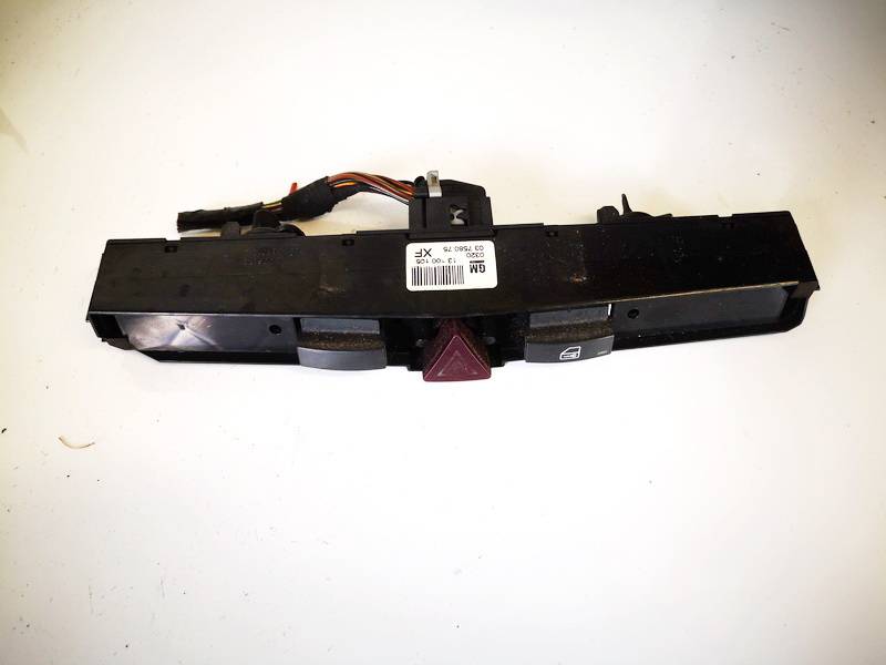 13100105 Opel Zafira 2007 Hazard switch