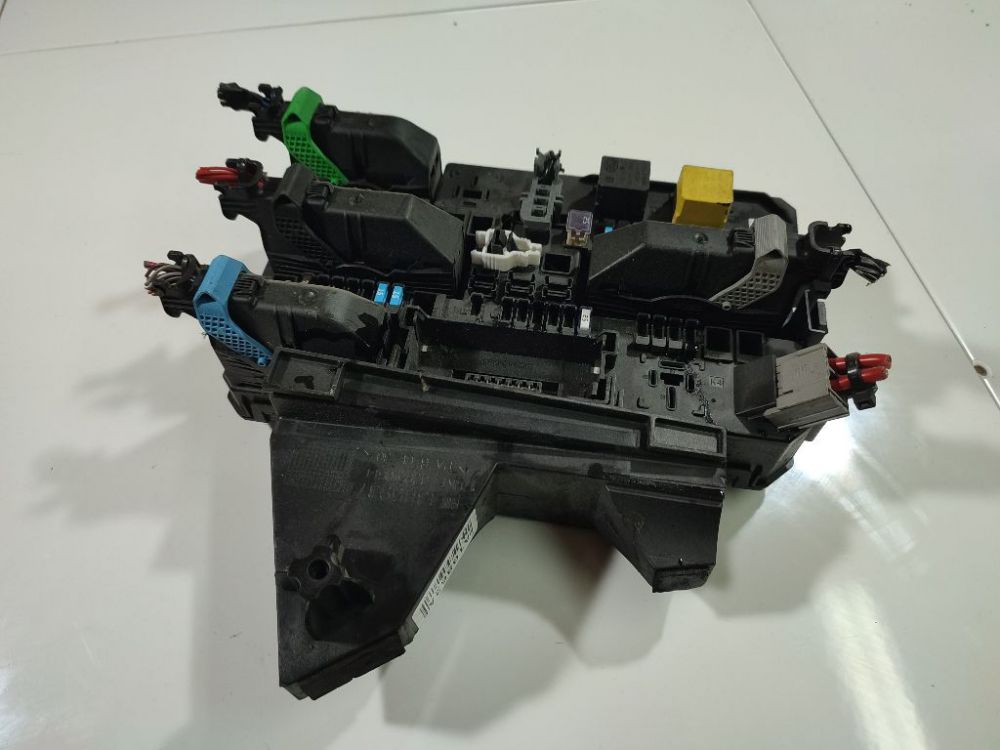 13115937 Opel Astra 2006 Fuse box