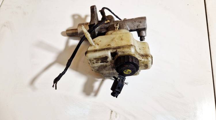 1K1611301D Skoda Superb 2010 Brake Master Cylinder Reservoir