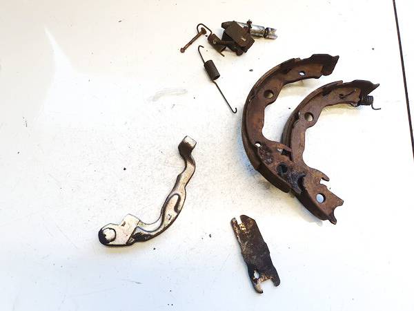 Toyota RAV-4 2008 Mechanizm hamulca ręcznego