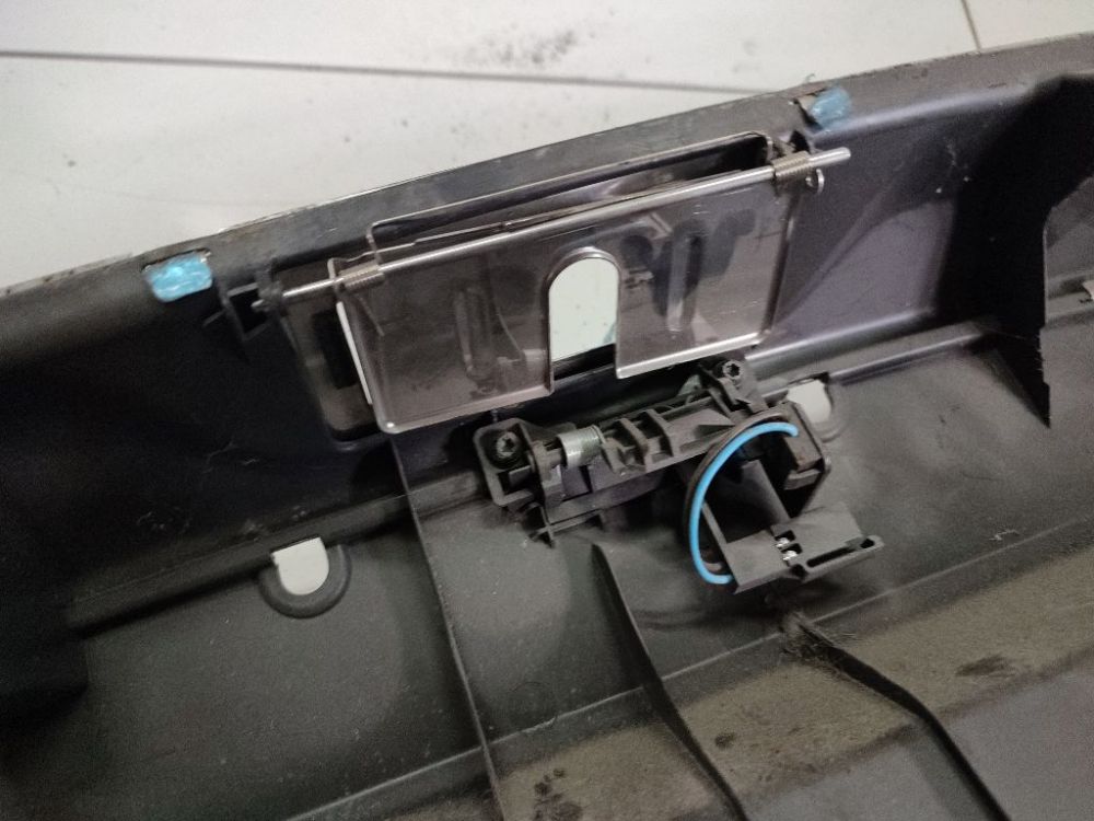 Skoda Superb 2010 Bagāžnieka iekšējā apdare pie slēdzenes - Thumbnail 4